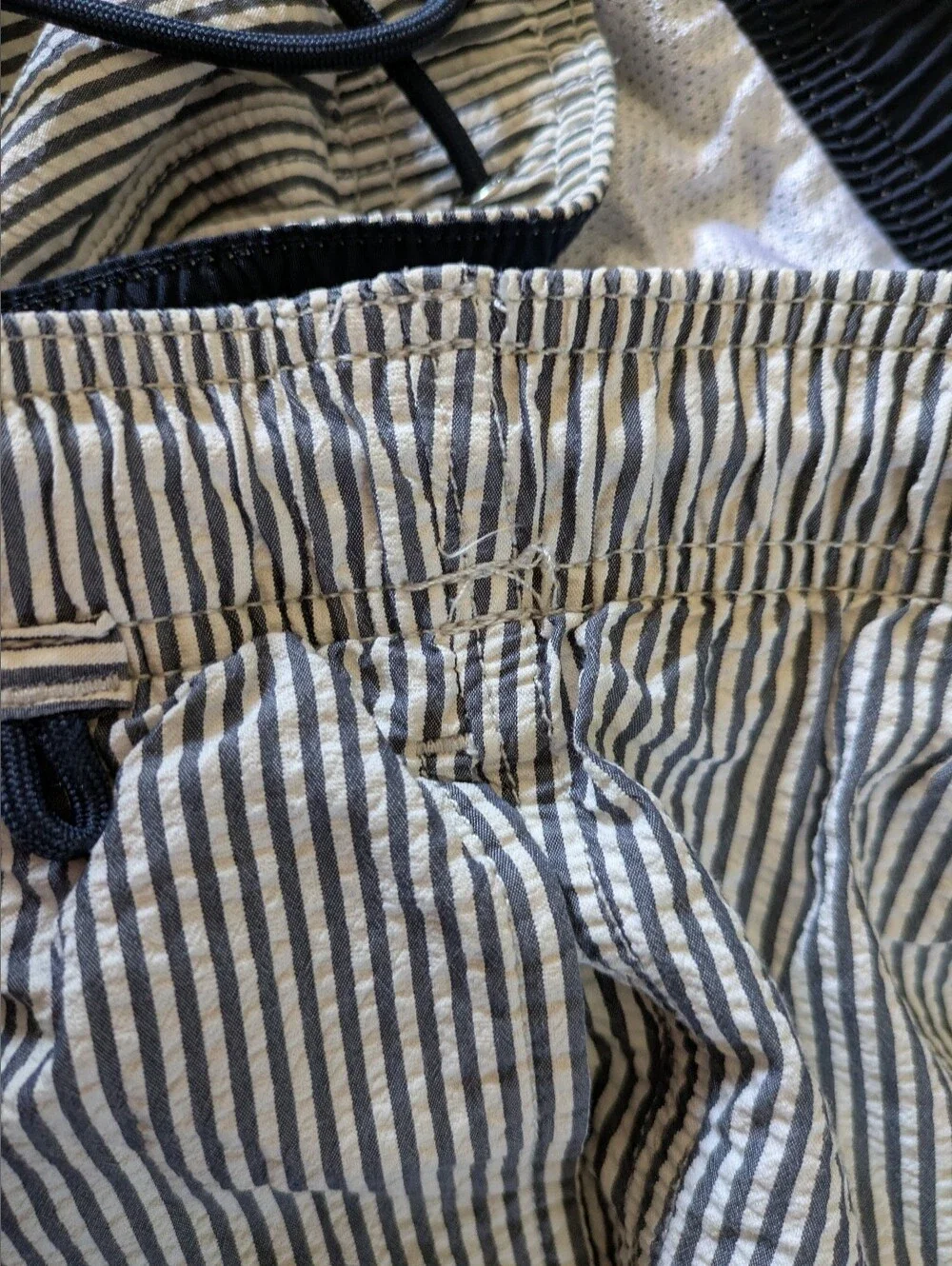 Lands End Blue & White Striped Pocketed Swim Trunks Shorts Mens XL 40-42